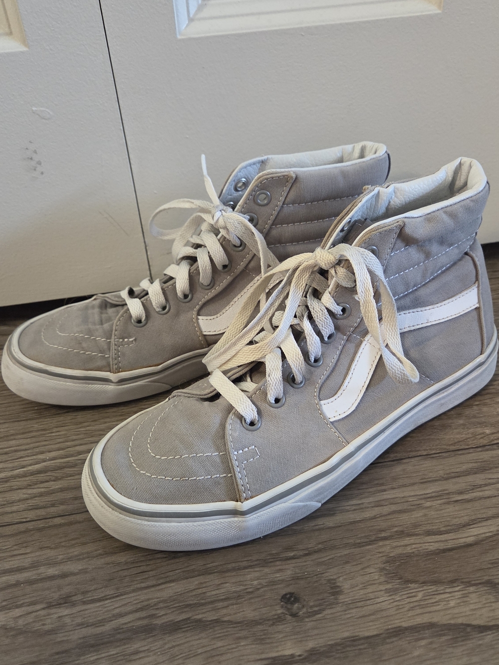 Vans High Top Sneakers in Light Gray & White Sz: 7.5M And 9W